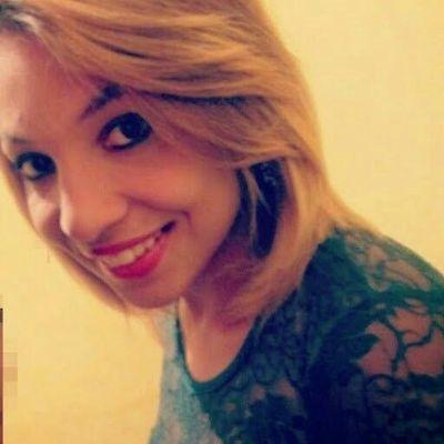 Ela é impossível,que novinha terrivel ... Pra romance é OFF e pra balada é Disponivel (88'