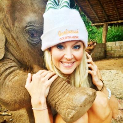laurensflack's profile picture. I like most people and all animals.     🧔🏻+👱🏼‍♀️= 👦🏼