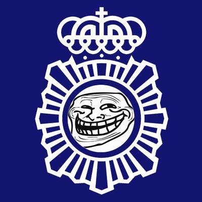 P0LIClA's profile picture. Somos la policía, a veces arrestamos gente inocente y otras veces hacemos nuestro trabajo.  PARODIA