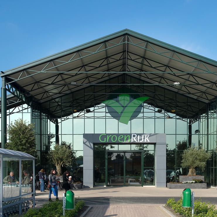 Specialist in het ontwerp en de constructie van tuincentra, glasconstructies en transparante gebouwen van staal, aluminium en glas.