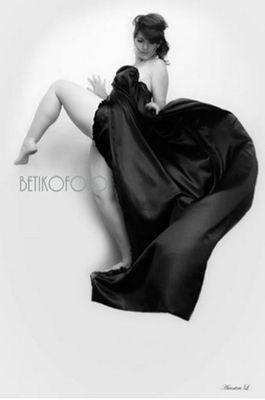 French students project
Women are Beautiful without photoshop
Projet d'étudiante de l'#ESCE 
Les femmes sont belles sans photoshop