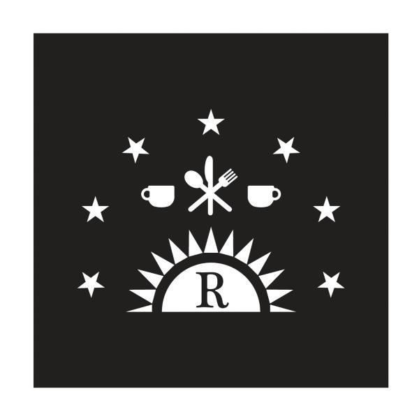 진지함을 잃지않는 동네 마이크로 로스터스(Roasters)를 지향합니다. 신선한 원두로 천천히 내린, 유행에 휘둘리지 않는 한 잔의 커피.  머리는 윌리엄스버그,  마음은 시모키타자와,  그리고 몸은 마포구 연남동.  여러분의 방문을 환영합니다