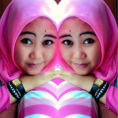 RidaFarida04's profile picture. 