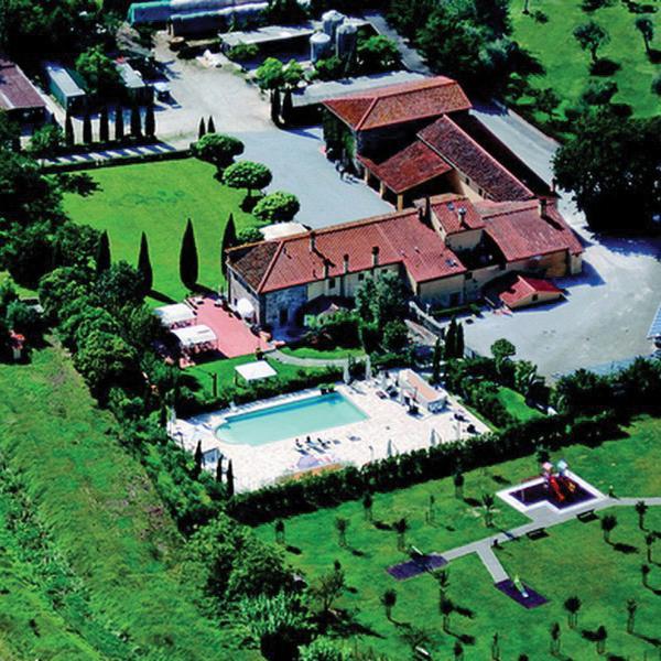 Comfort Charme Relax...passione, umiltà e un sogno: 'il piacere di farvi sentire a casa'
Ristorante B&B piscina climatic casa vacanze & appartamenti aziendali