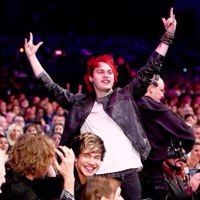 @Michael5SOS: XoXo^bOrN 2 PleeZ, bUt TaUgHt 2 TeAsE^XoXo