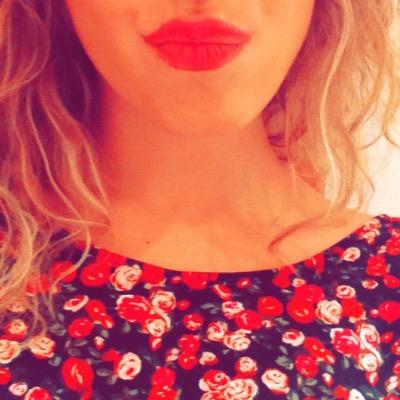en el intento de ser una graduada en relaciones laborales y recursos humanos. Nada es imposible solo hay que tener fe en uno mismo;).