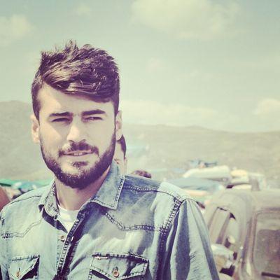 insanlar arasında aşka ınanmam tek aşk allah c.c . bana iyi birşey yapmak istiyorsan bakkal'dan eti püf getir :))