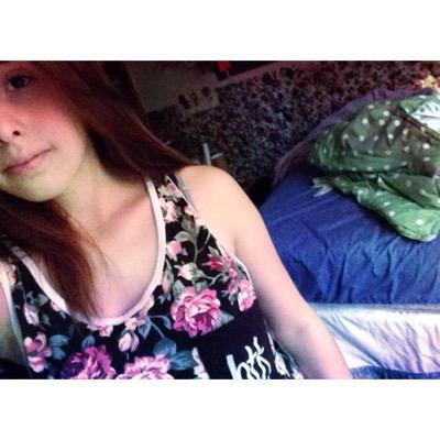 just another face who loves concerts & nature