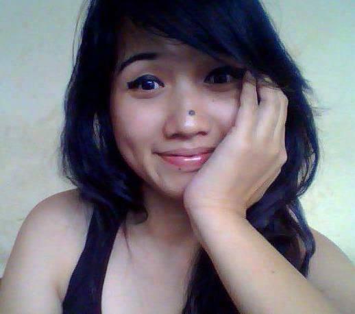 Hidup tuh sebenrnya ga serumit apa yg di fikirkan cuma kdang org2nya aja yg kdng mndjadikan suatu mslh itu jd RIBET..so enjoy your live☺♥☺