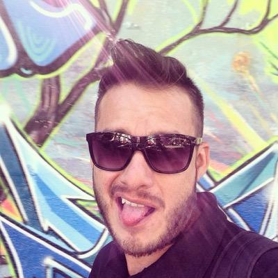 AlbertoRomano's profile picture. MEXICANO.  FIESTISTA compulsivo. info HUNGRY. VIAJERO frecuente. unlimited IMAGINATOR.  !D