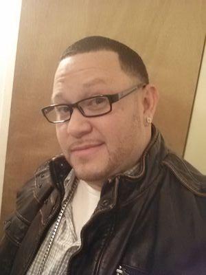 Comedian/Jodon/Renovator/urban life/ Puerto Rican/ likes to tickle and i LOVE tostones!......oh and also do Home inspections and Renovations!