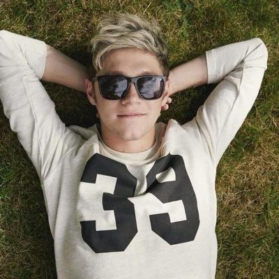 Hello :D If I followed you, please follow my main account @FangirlBea and I'll follow you there too! ;) Thanks Xx