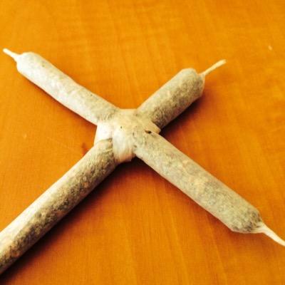 theres weed everywhere. tryin to smoke out the world. #420 follow us and make this weed page grow