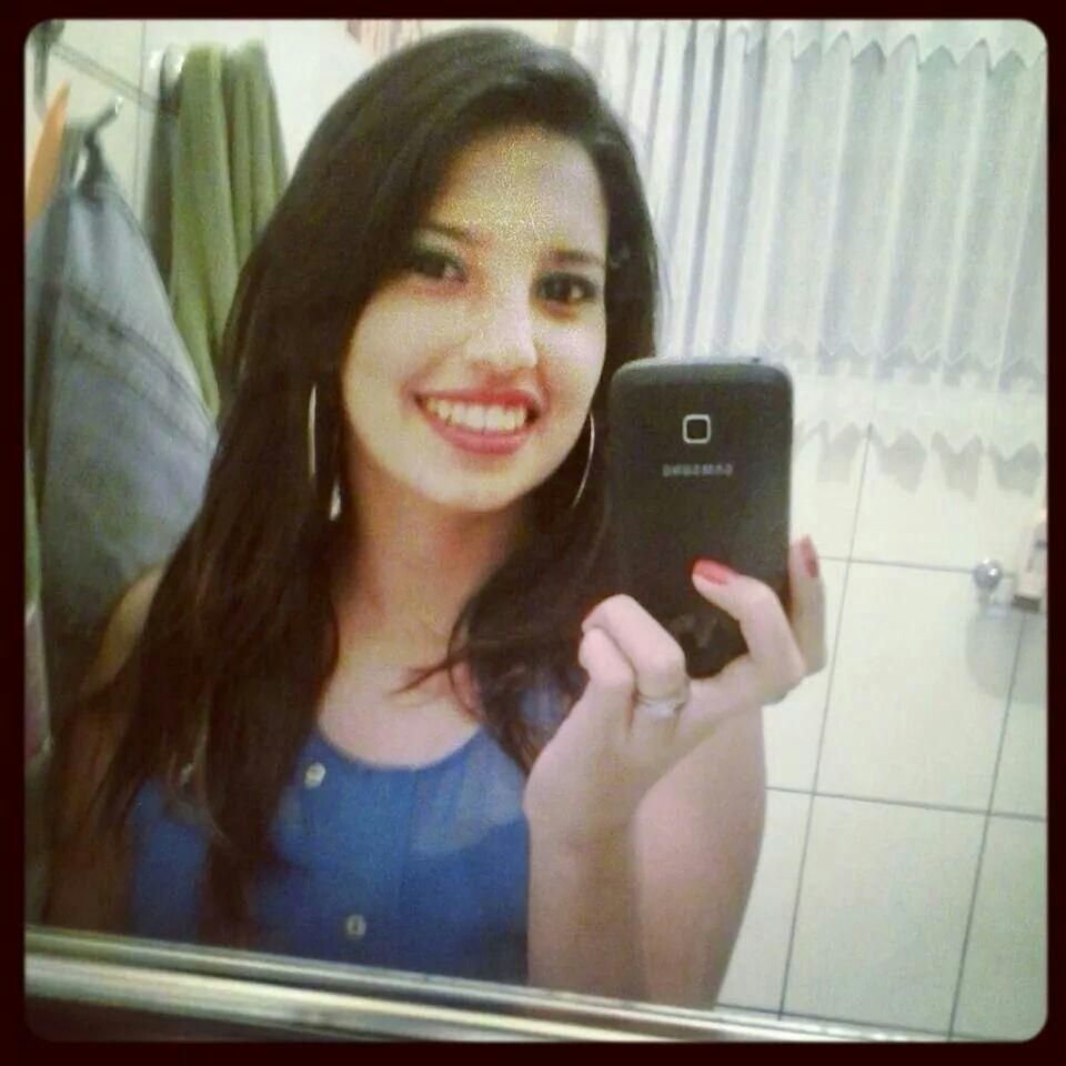 18 anoos,Ariana,Futura Enfermeira,Feliz!!