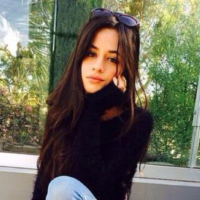 ola. acabei de lhe dar follow gratis agr vc poderia seguir a conta @laurenojenta ?? esta em meta pfvr nao ignora, agradeço desde ja
