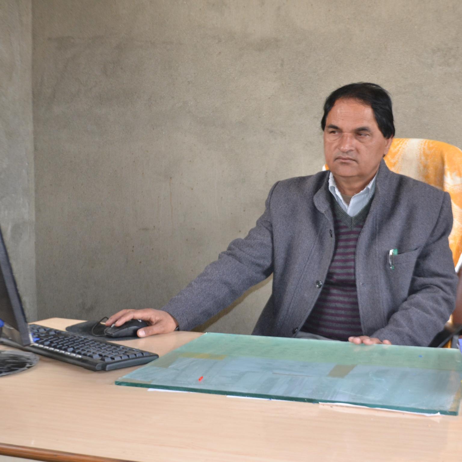 Presently working as Lecturer Mathematics in Jammu&Kashmir Edu. Deptt.Interests; teaching,writing poetry,and politics,social service by providing edu. to poor .