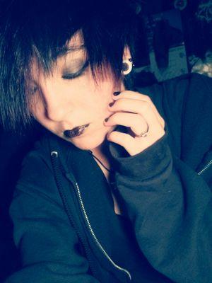 Aye im Lunar c: || kik? @ me || Pagan: Alpha Wolf || CA || pansexual || genderless || 15 years in hell || Lots of Bands|| RIP big brother Ky