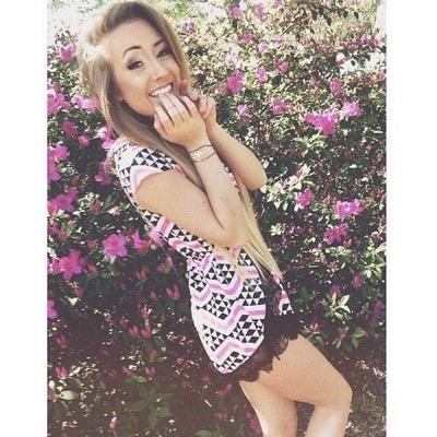 hayley;michael | 20 | single | etero | lily è mia e non si discute ok?ok