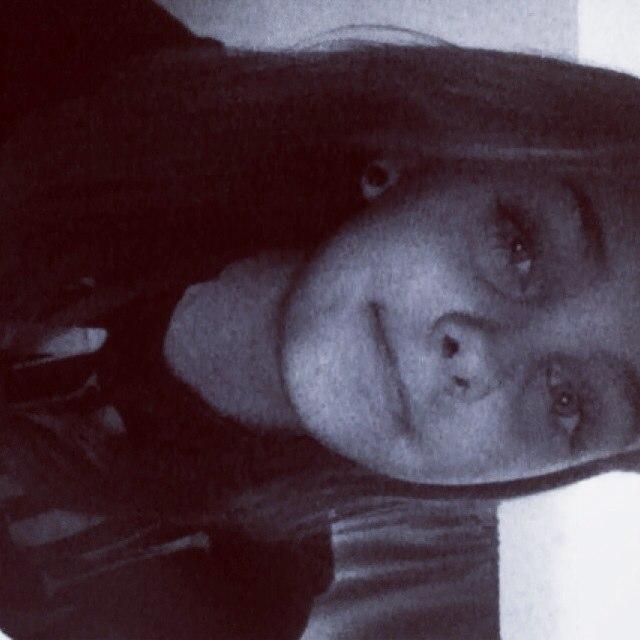 Im a teen girl who loves bands. Call me a band freak. I play the flute. Oh i also love books. I speak my mind when i want. But dont judge me please. Thanks :)