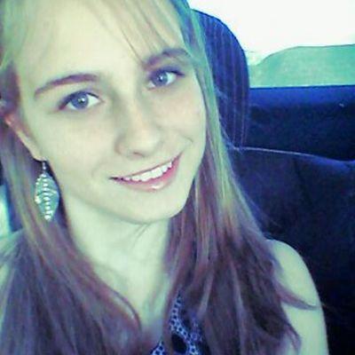 O tempo deixa perguntas, mostra respostas, esclarece dúvidas, mas, acima de tudo, o tempo traz verdades. Luanete ♥