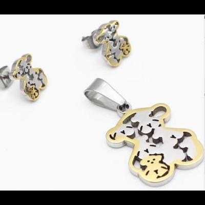 Somos una tienda virtual que vende lindos accesorios para damas de alta calida y acabado de las mas marcas mas reconocidas.