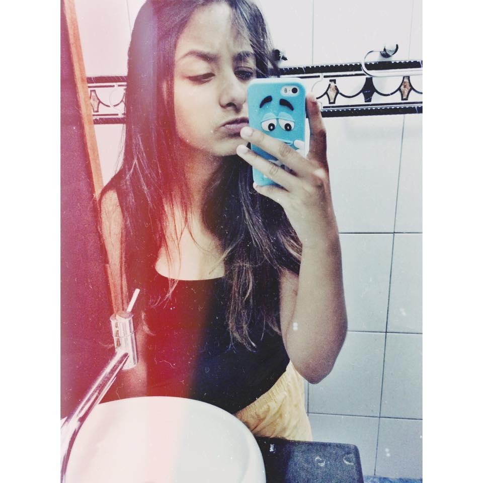 Maquiagem, cinema, shopping, amigos, mãe.
http://t.co/W0yjjxVO
