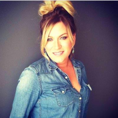 Northern California based Professional Makeup Artist, Hair Stylist, and Bridal Beauty Expert.