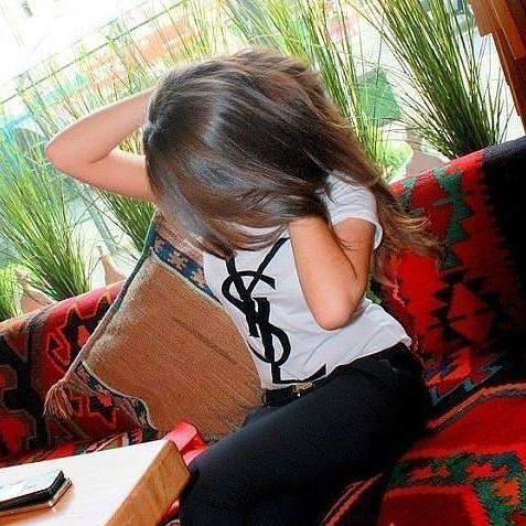 الانسان دون امل كنبات دون ماء ..
الانسان دون ابتسامة كوردة دون رائحة ..
الانسان دون حب كغابة احترق شجرها ..
الانسان دون إيمان وحش في قطيع لا يرحم ♥  ..