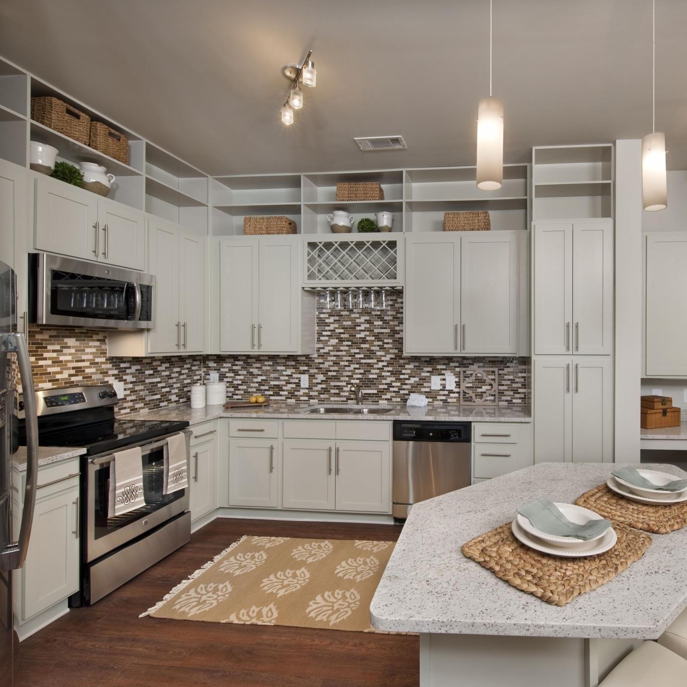 Luxury Leasing Community