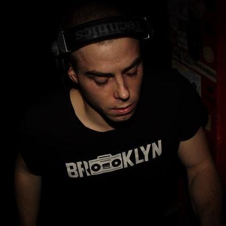 DJ & Producer 
Elektronischer Tanzmusik