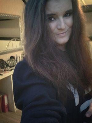 SHORTYGiiRLx's profile picture. ღ