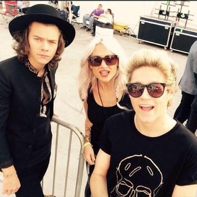 Follow @nlhbestharry !