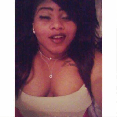 22 • Young & Beautiful • Short Girl • #TeamBisexual • #TeamBrownie • Just Follow Me I'll Follow Back #NewAccount xoxo