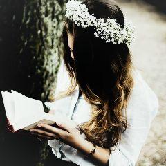 ¡HOLA! Este es un blog de libros, para compartir gustos, etc. Si hay algún libro que no esté, ¡pídelo! ¿Recomendaciones?, ¡igual!