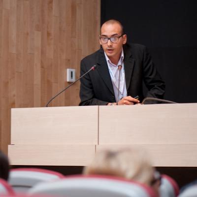 Odontólogo. Profesor. Universitat de Barcelona. Ex profe ULA-Ven. Odontología en Pacientes Oncológicos e Inmunocomprometidos. HOUB.