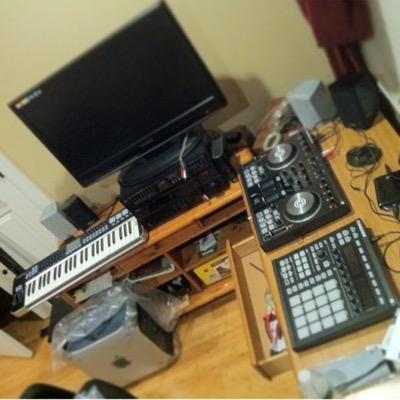 dgress88's profile picture. The people that are trying to make the world worse never take a day off, why should I? Light up the darkness! CEO of Side Chain Media Inc. Hit the Link!