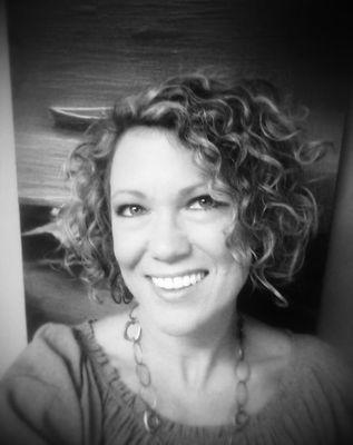 Love essential oils and helping others to use them. Inspired by kindness.  Practicing courage and authenticity.
