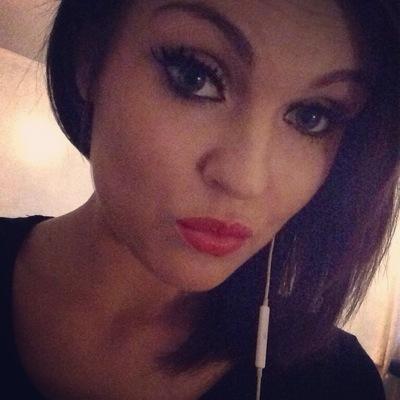 21,
instgram - hayleighwitts
