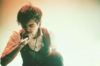 Tweeting about bands because I have no life and I'm addicted to the internet