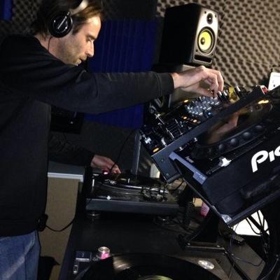 Booyakka. Old Skool Jungle dnb DJ, on UK RAW LONDON vinyl junkie,herbalist.😚💨 💨@Overdose_Cru. @http://ukrawradio.com & soundcloud/djyakka