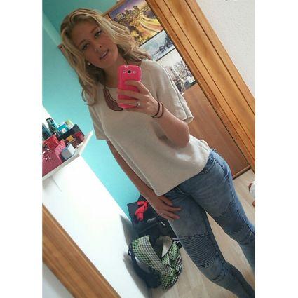 Instagram: danas1998  Snapchat: ddanasxo Mi mejor amiga es Marit!♡