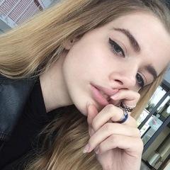 é a mesma coisa de todas as famy, pergunte na dm se o personagem esta disponivel ou mencione