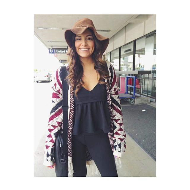 If you follow me you hate @BethanyMota
