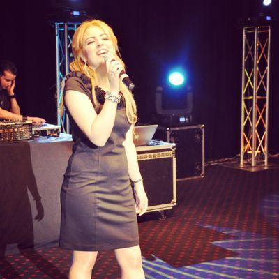 berradadina's profile picture. ☞The One and Only Officiel Twitter Account of the Moroccan Actress and Singer,composer  My tweets reflect my opinio.