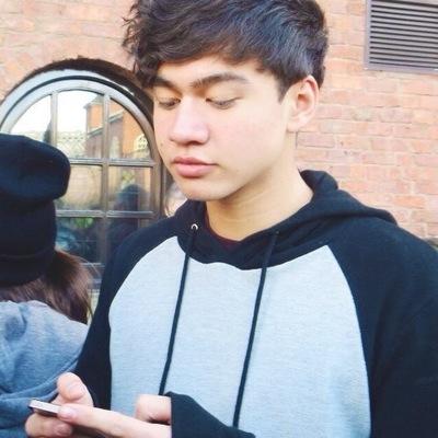 My life sucks and boybands make me happy.