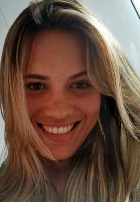 Apaixonada pela vida, ser feliz é o q importa!!