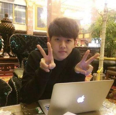 Love @Dongho94  MeGustaelrockelectroykpop Kiseopian,Kevinia,AnJel,HoonStar,Royaltie.Elisoniac ,♥Jenolover,Dongholic♥,Kissme,Shawol,Elf,Bestfriend, 테 아 모어 신 동호