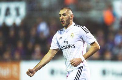 Real Madrid C.F. II #SoyMadridistaYDeMou II Vivimos por ti, vence por nosotros II El único símbolo del Real Madrid es el escudo.