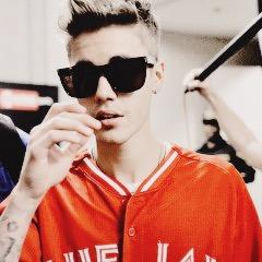Free follow because ily. now please follow my main acc @bieberftsgmez. i follow back, if i don't just ask.