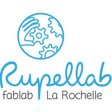 L'association du FabLab Rochelais. Un FabLab est un espace de fabrication collaboratif ouvert à tous.